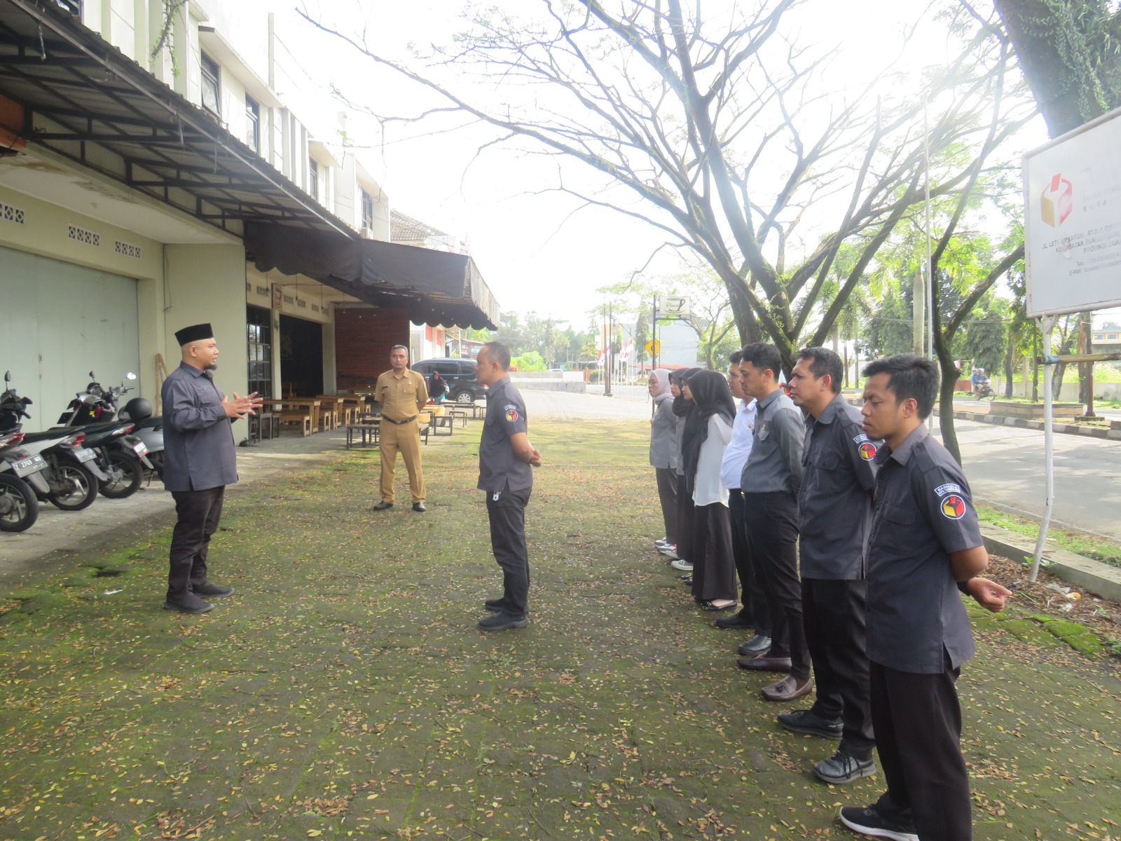 Bawaslu Kota Tasikmalaya menggelar apel pagi menekankan tiga hal penting dalam menyusun program kerja pada masa non-tahapan pemilu Eksperimen, Experience, dan Ekspektasi.