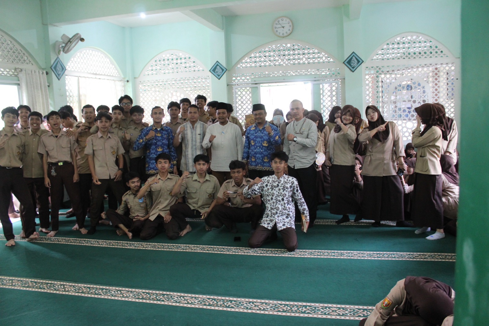 BAWASLU GOES TO SCHOOL “Siswa MAN 2 Kota Tasikmalaya Siap Awasi Pemilu ke Depan!”