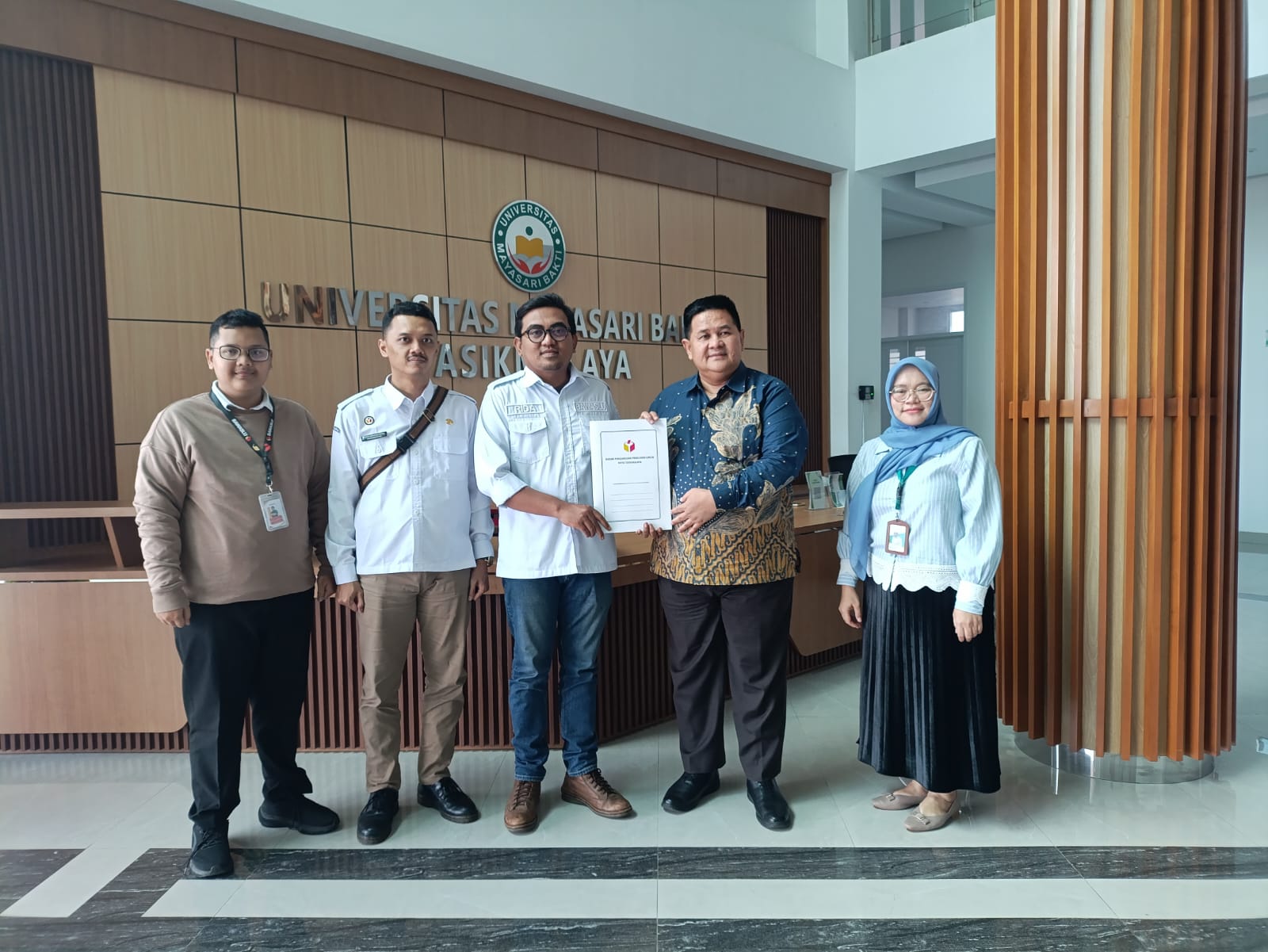  Universitas Mayasari Bhakti