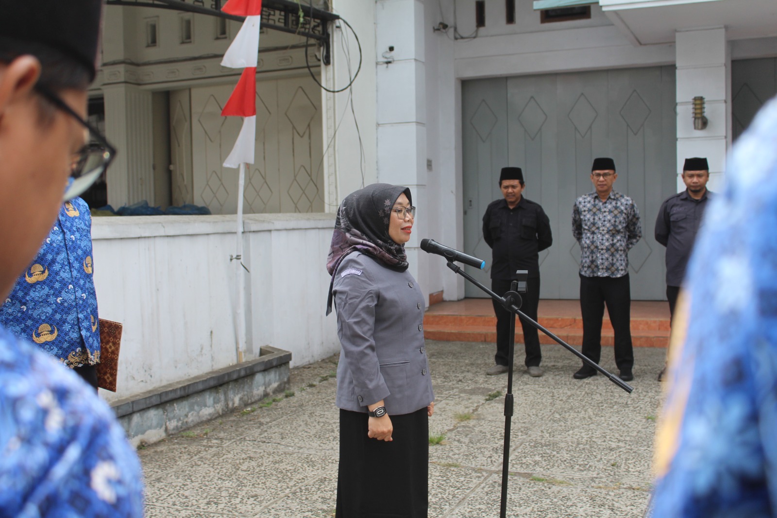 PERKUAT INTEGRITAS PENGAWASAN, BAWASLU KOTA TASIKMALAYA GELAR UPACARA HARI KESAKTIAN PANCASILA 