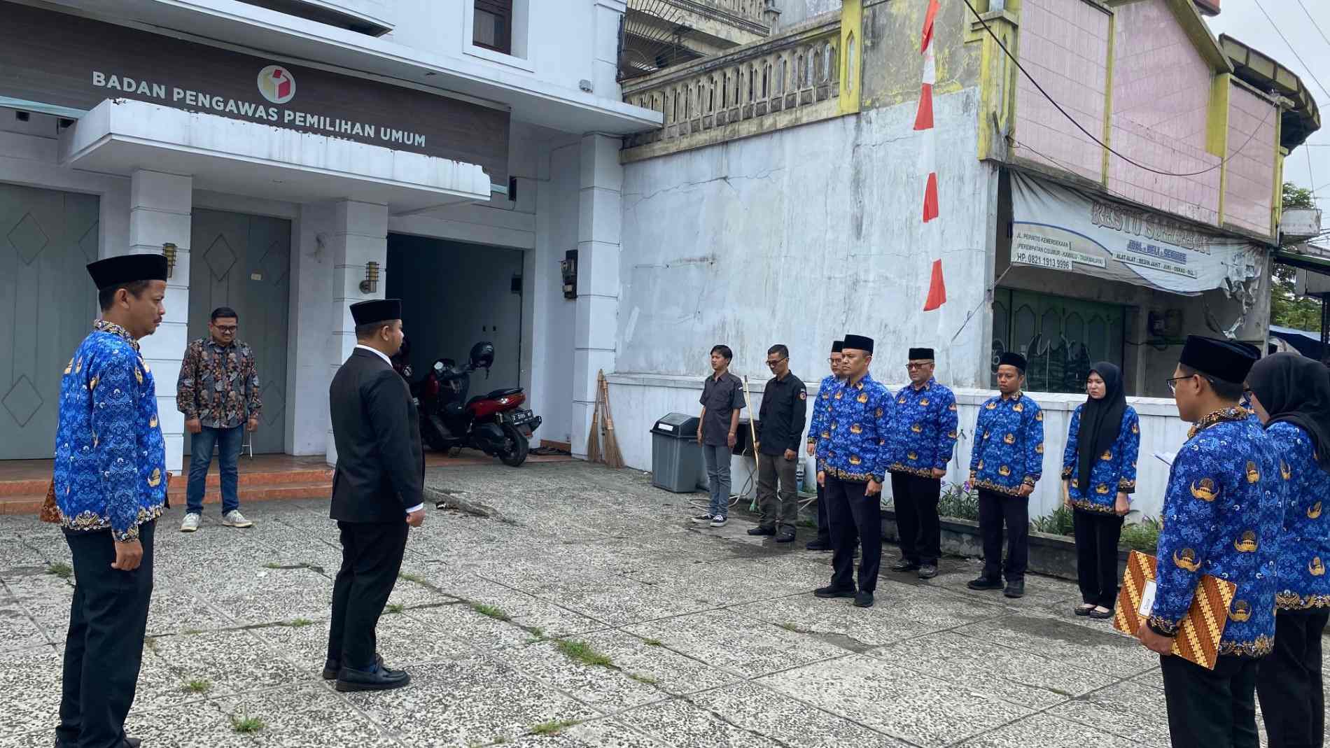 KOBARKAN SEMANGAT SUMPAH PEMUDA! BAWASLU KOTA TASIKMALAYA PERKUAT PERSATUAN DAN INTEGRITAS