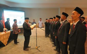 Bawaslu Kota Tasikmalaya melantik Panwaslu Kecamatan Se-Kota Tasikmalaya